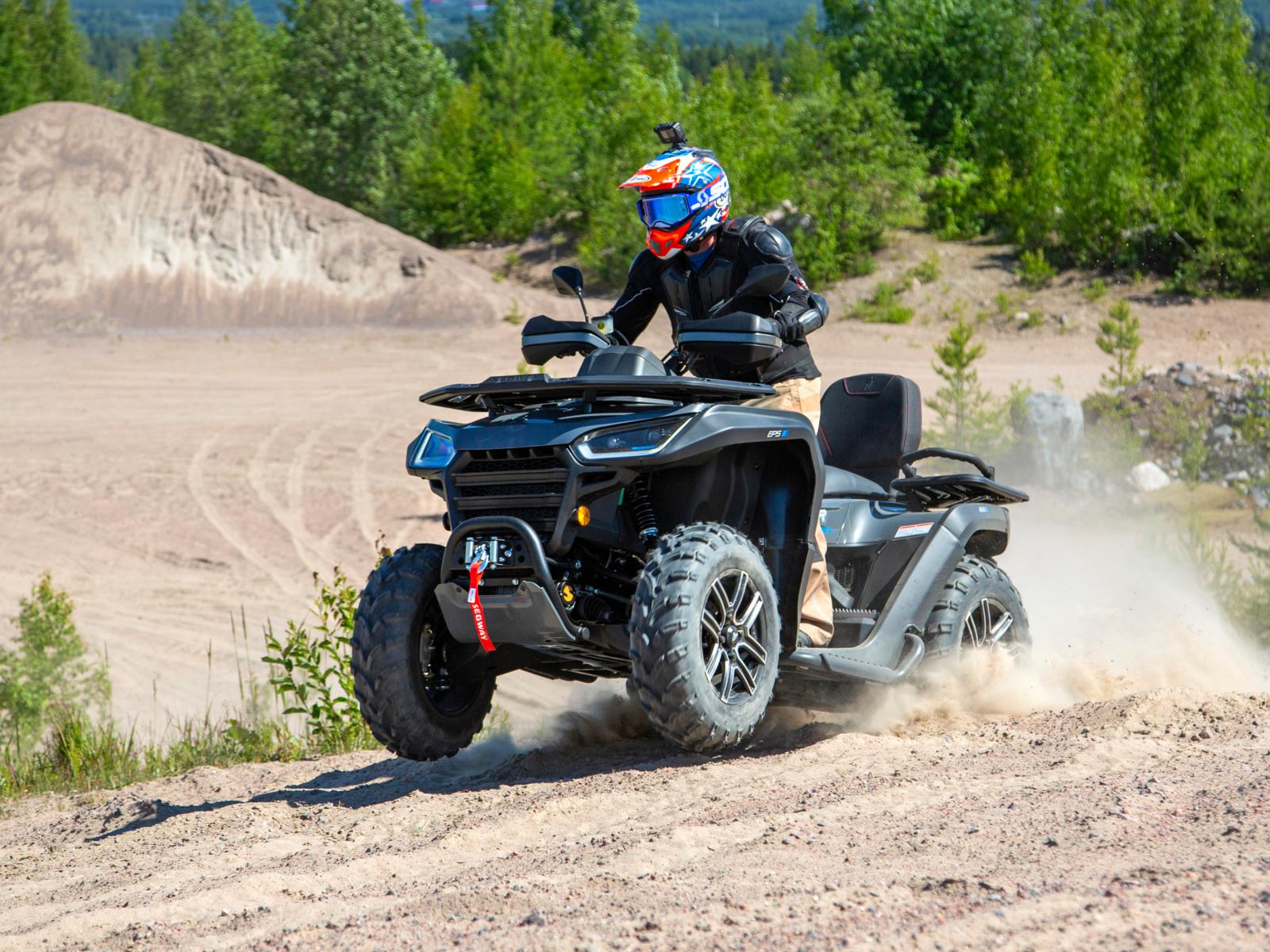 Huom! Malliston kuvat ja varusteet saattavat poiketa alkuperäisestä.